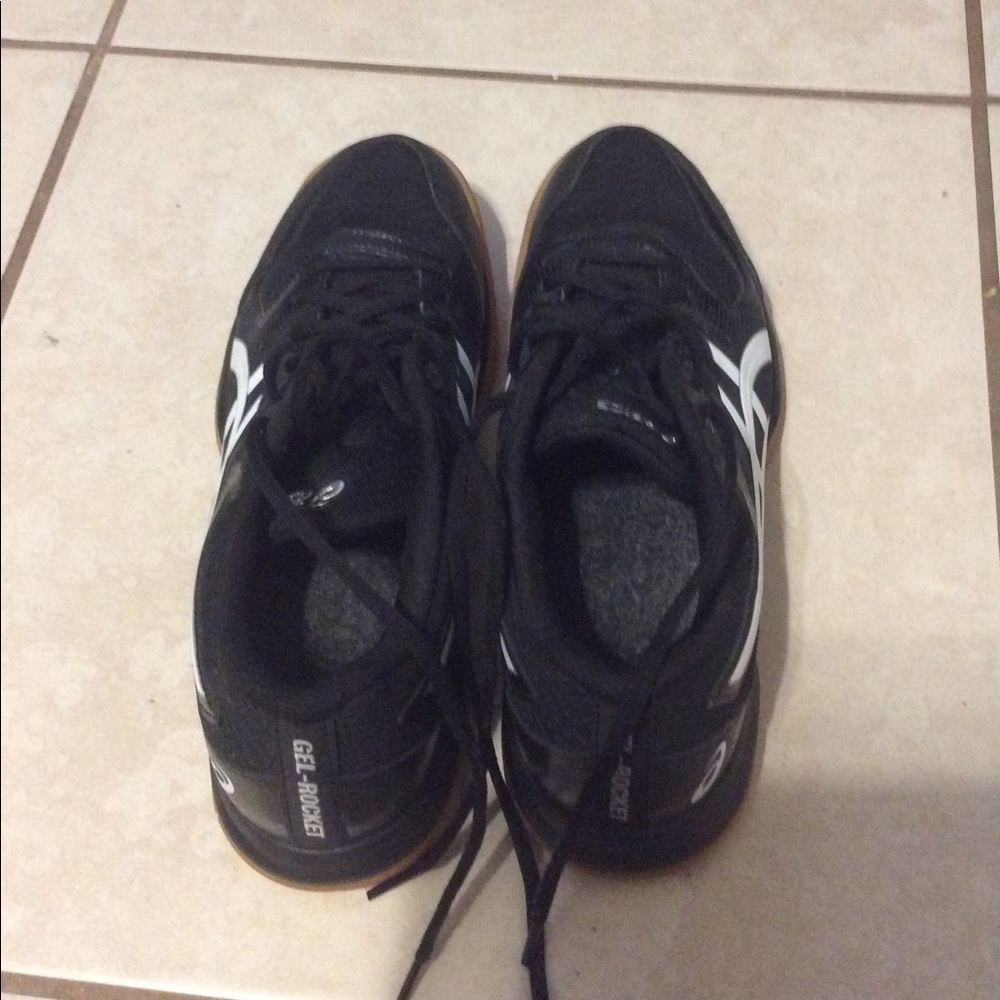 Shoes - Picture 2 of 3